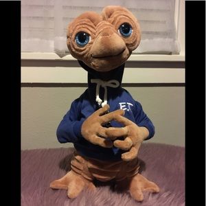 ET Universal Studios stuffed doll NWT